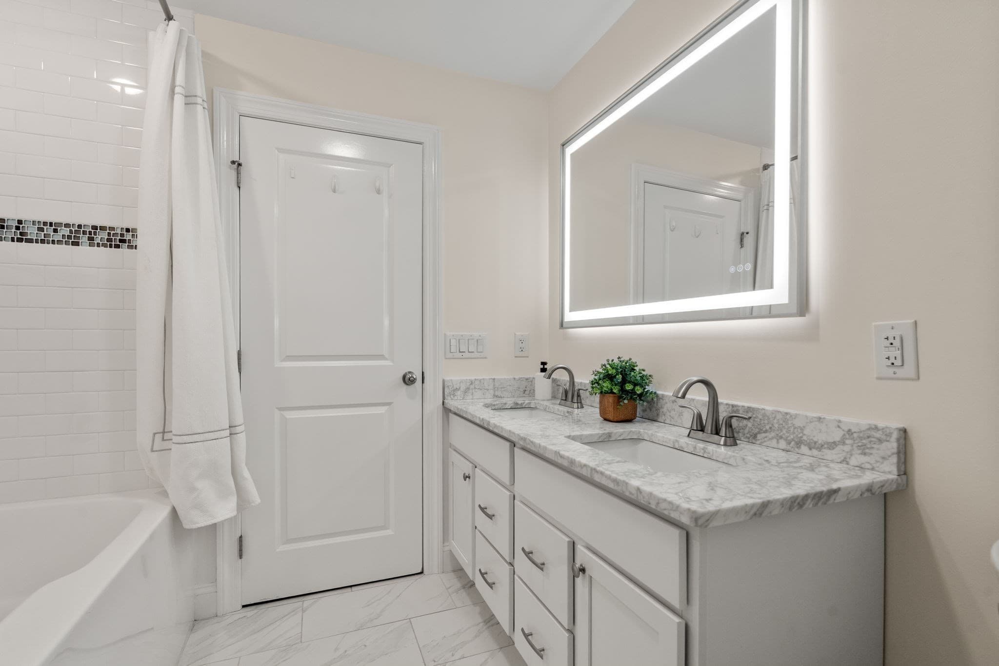 Condominium at 10 Gale St # 1, Waltham MA 02453, Waltham, photo 27 of 42