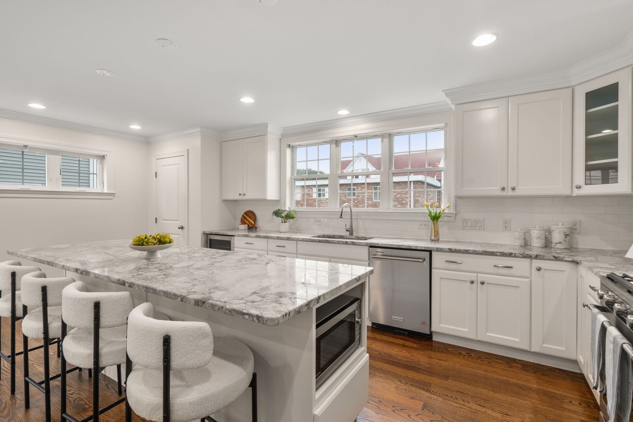 Condominium at 10 Gale St # 1, Waltham MA 02453, Waltham, photo 24 of 42