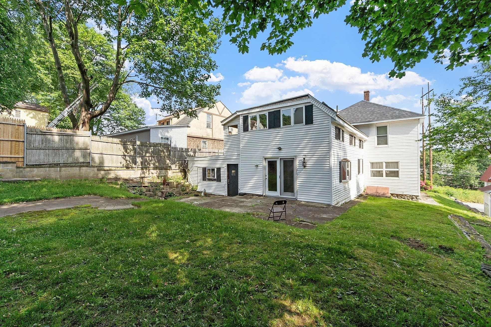 Multi Family at 15 Genessee St, Worcester MA 01603, Worcester, photo 4 of 37