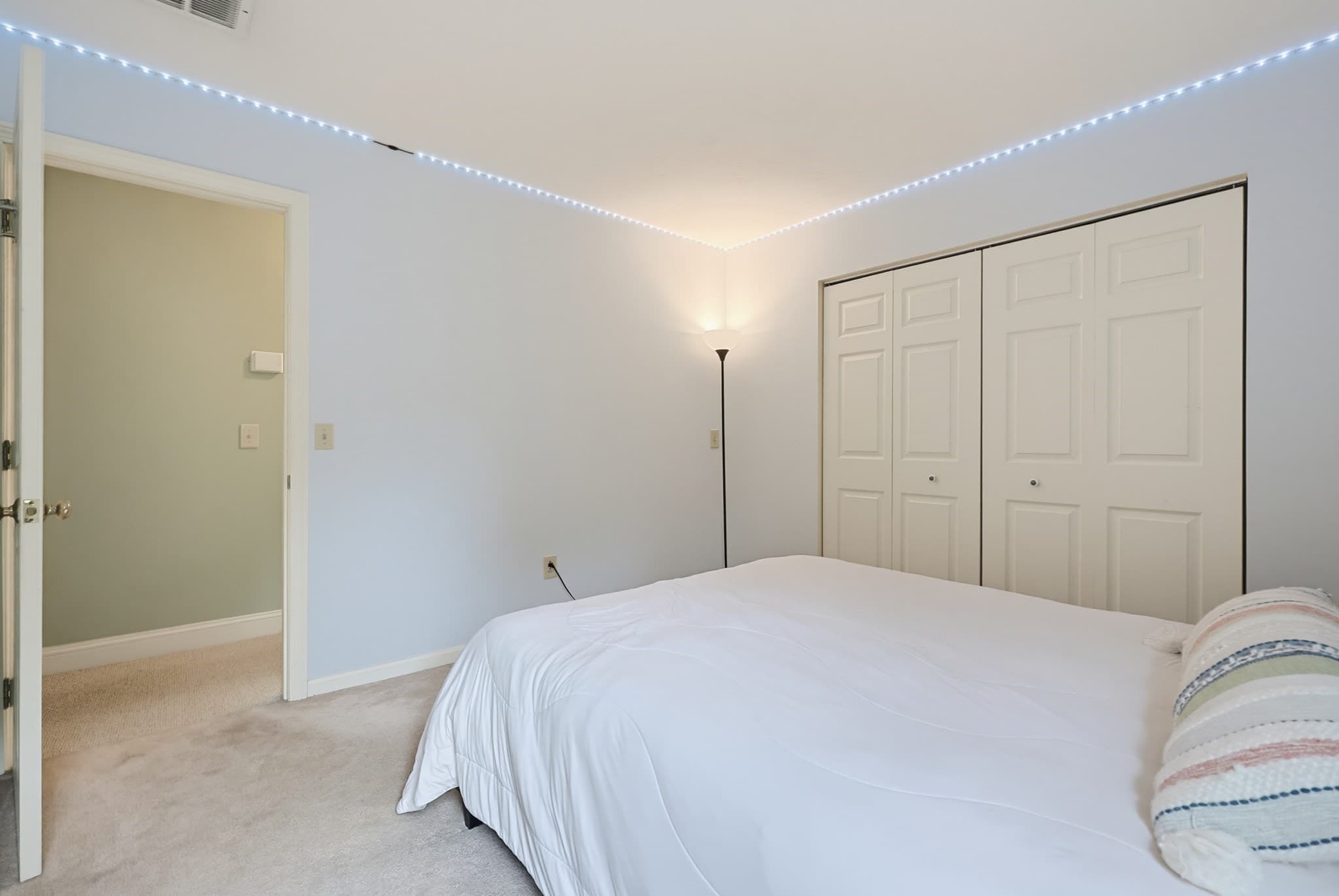Condominium at 11 Weatherstone Dr # 11, Worcester MA 01604, Worcester, photo 12 of 22
