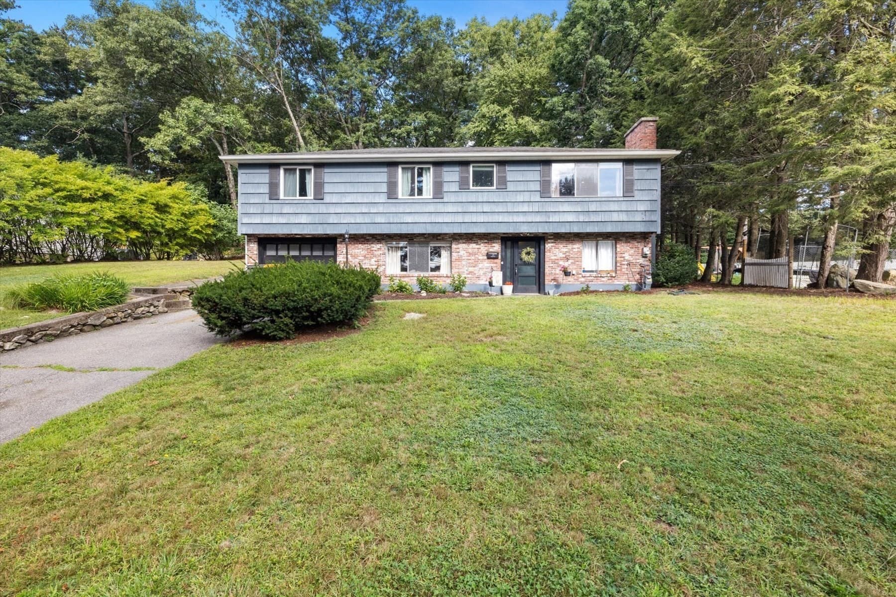 21 Mcadams Rd, Framingham MA 01701