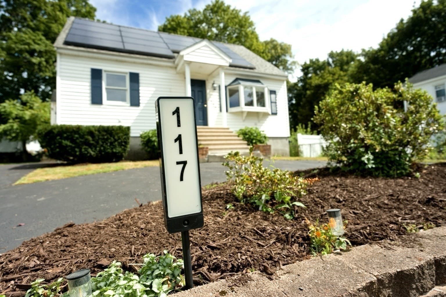 117 Lexington Ave, Lowell MA 01854