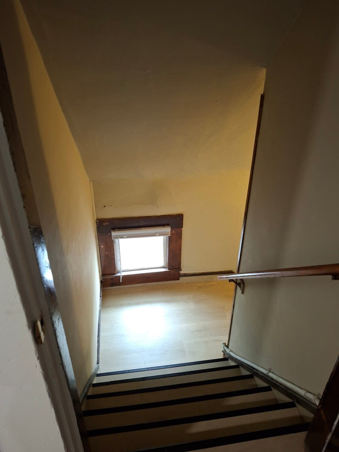 Apartment at 709 Belmont Street # 3, Springfield MA 01108, photo 15 of 16
