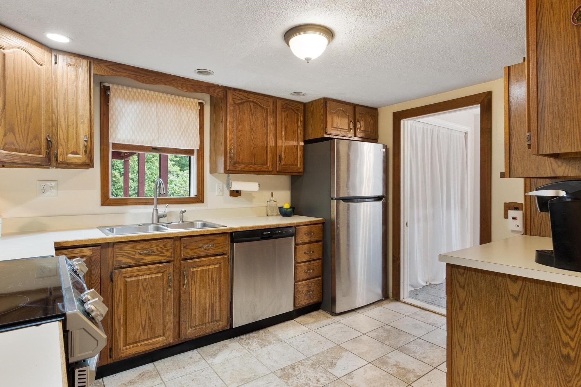 Single Family Residence at 5 Branch St, Gardner MA 01440, Gardner, photo 9 of 28