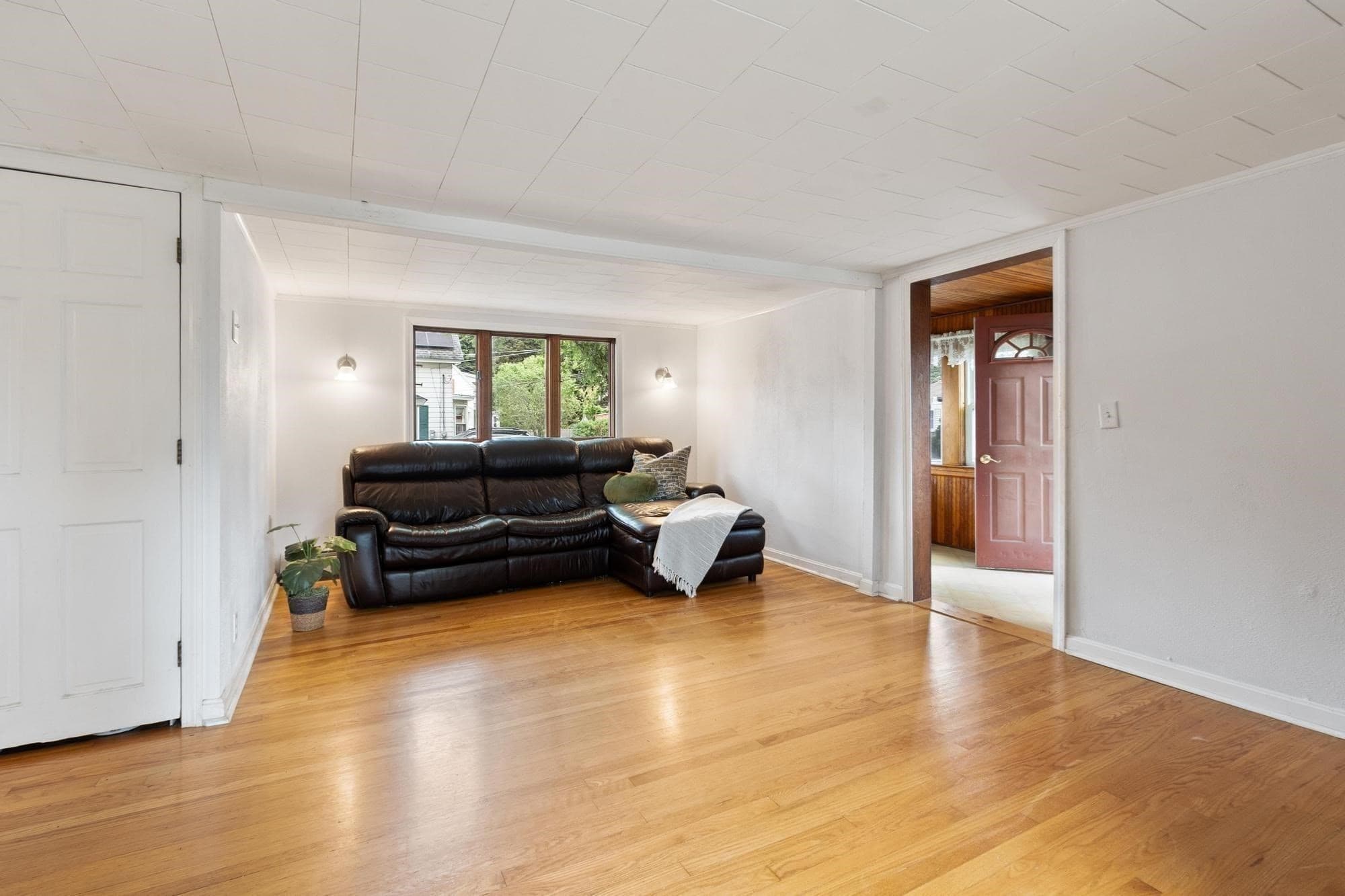 Single Family Residence at 5 Branch St, Gardner MA 01440, Gardner, photo 15 of 28