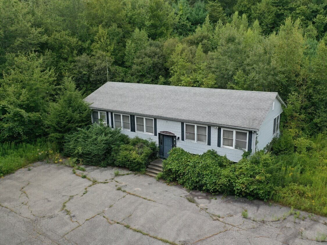 Residential at 27 Douglas Road, Webster MA 01570, Webster, photo 8 of 9