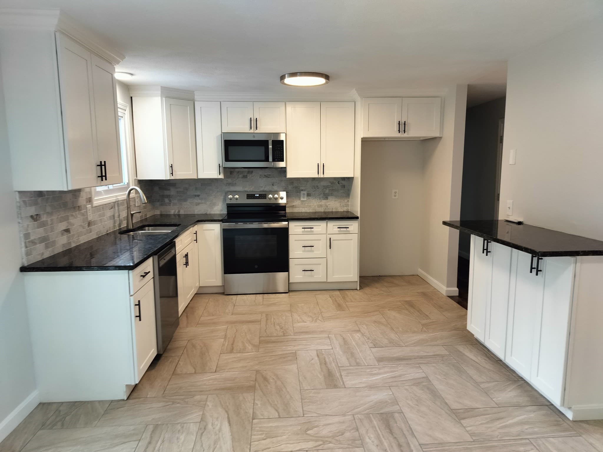 Single Family Residence at 218 Pleasant St, Seekonk MA 02771, Seekonk, photo 5 of 25