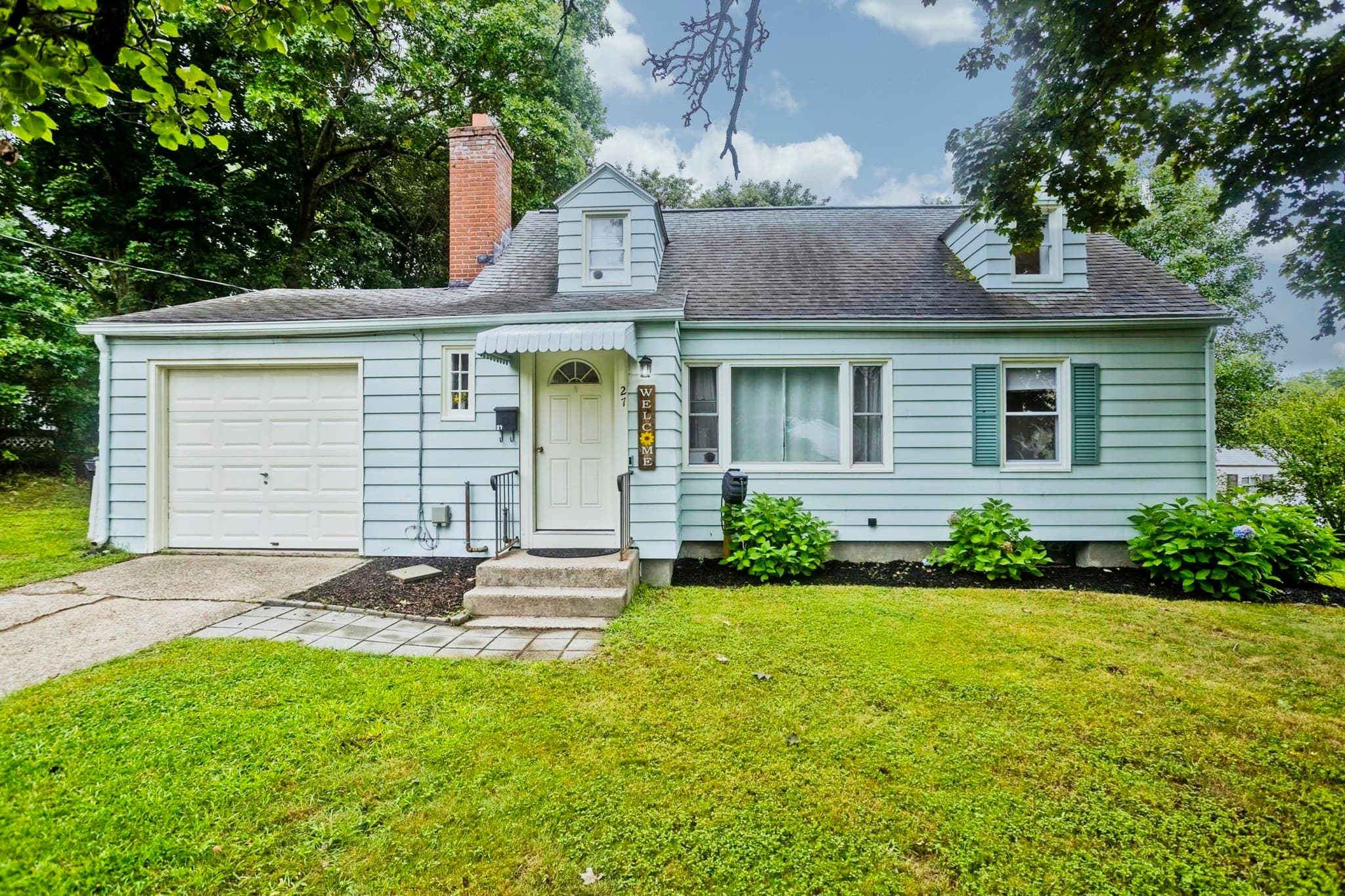 Single Family Residence at 27 Lexington Ave, South Hadley MA 01075, South Hadley, photo 2 of 27