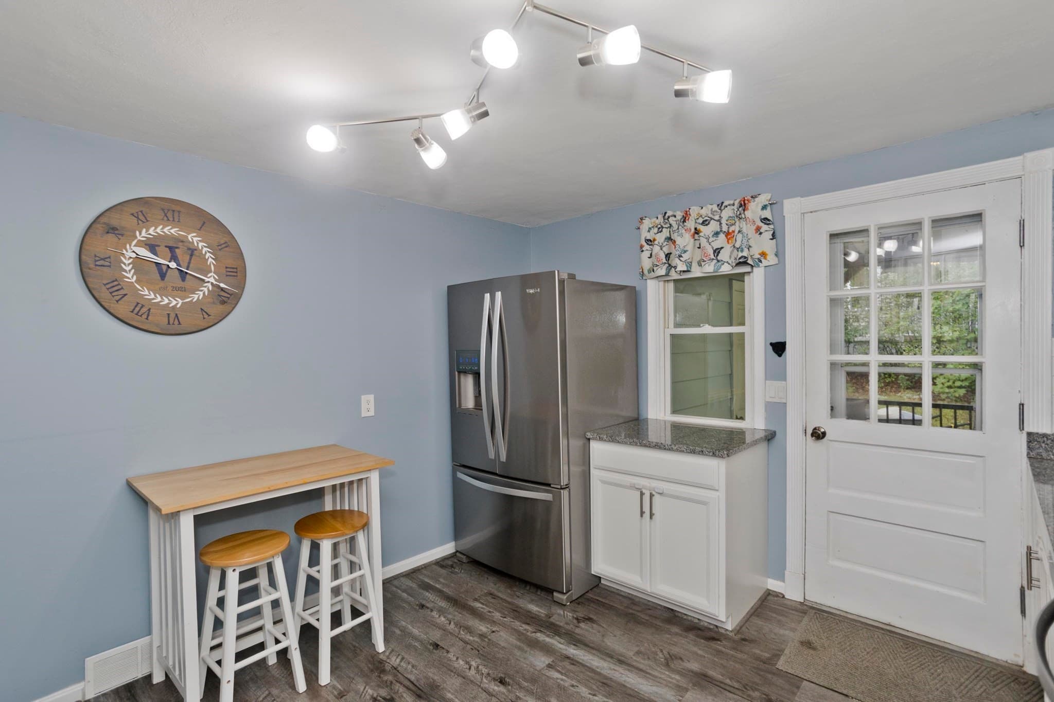 Single Family Residence at 27 Lexington Ave, South Hadley MA 01075, South Hadley, photo 6 of 27