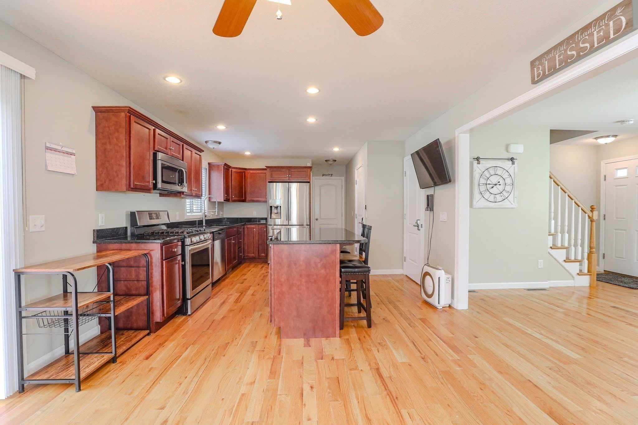 Single Family Residence at 122 Ambrose St, Springfield MA 01109, Springfield, photo 12 of 36