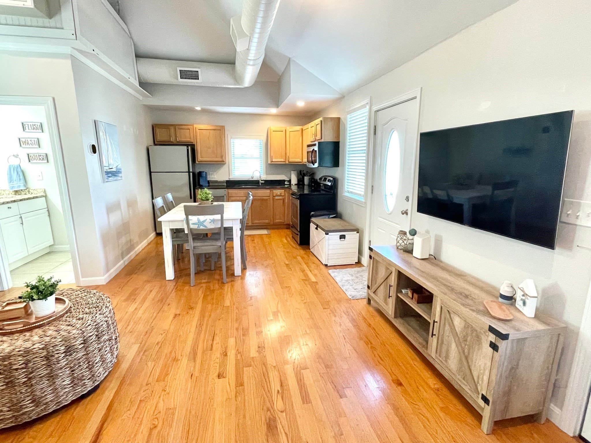 Condominium at 116 Central Ave # B1, Salisbury MA 01952, Salisbury, photo 3 of 18