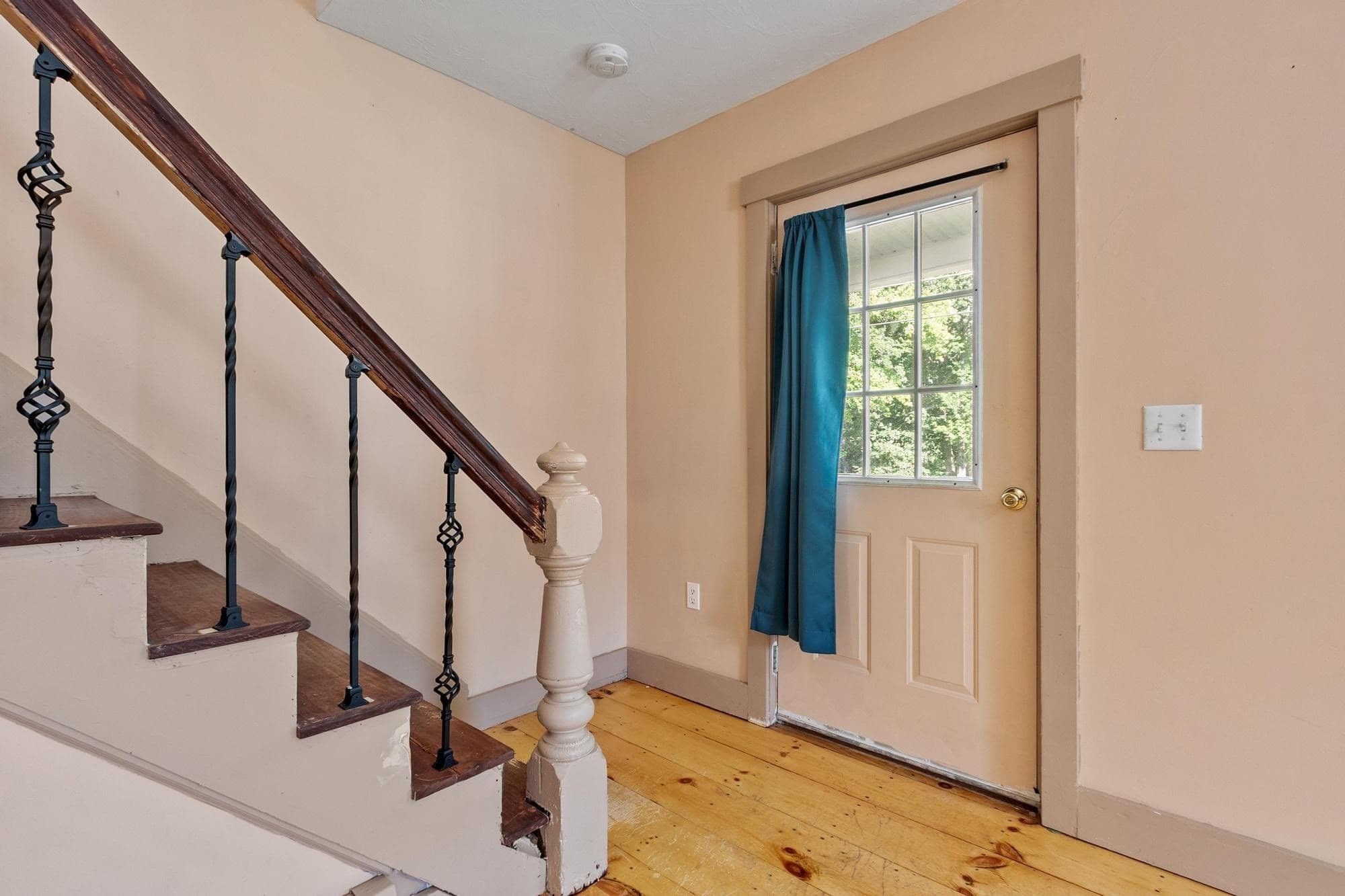 Single Family Residence at 374 Front Street, Winchendon MA 01475, Winchendon, photo 5 of 42