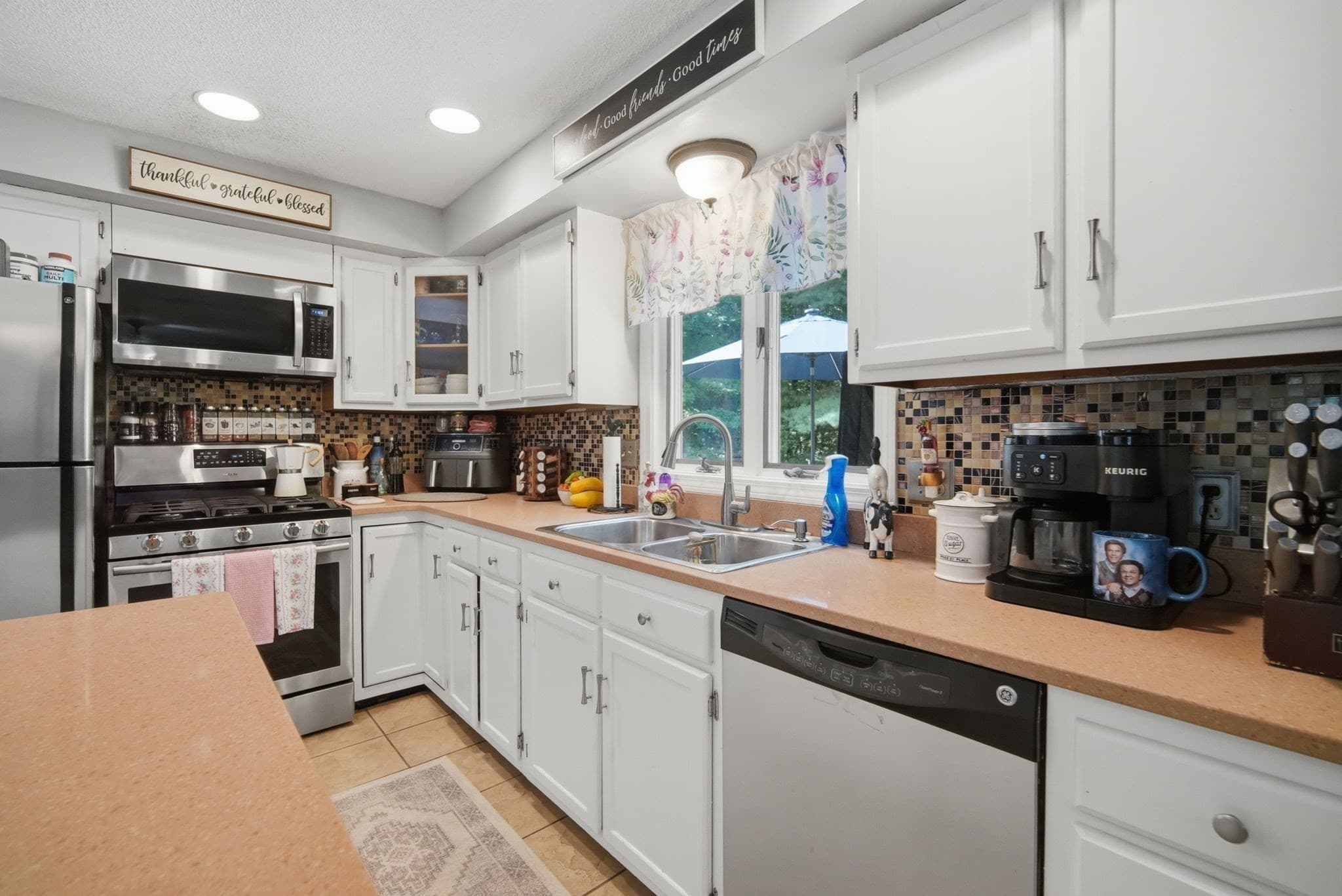 Single Family Residence at 19 Stephanie Cir, Springfield MA 01129, Springfield, photo 24 of 41