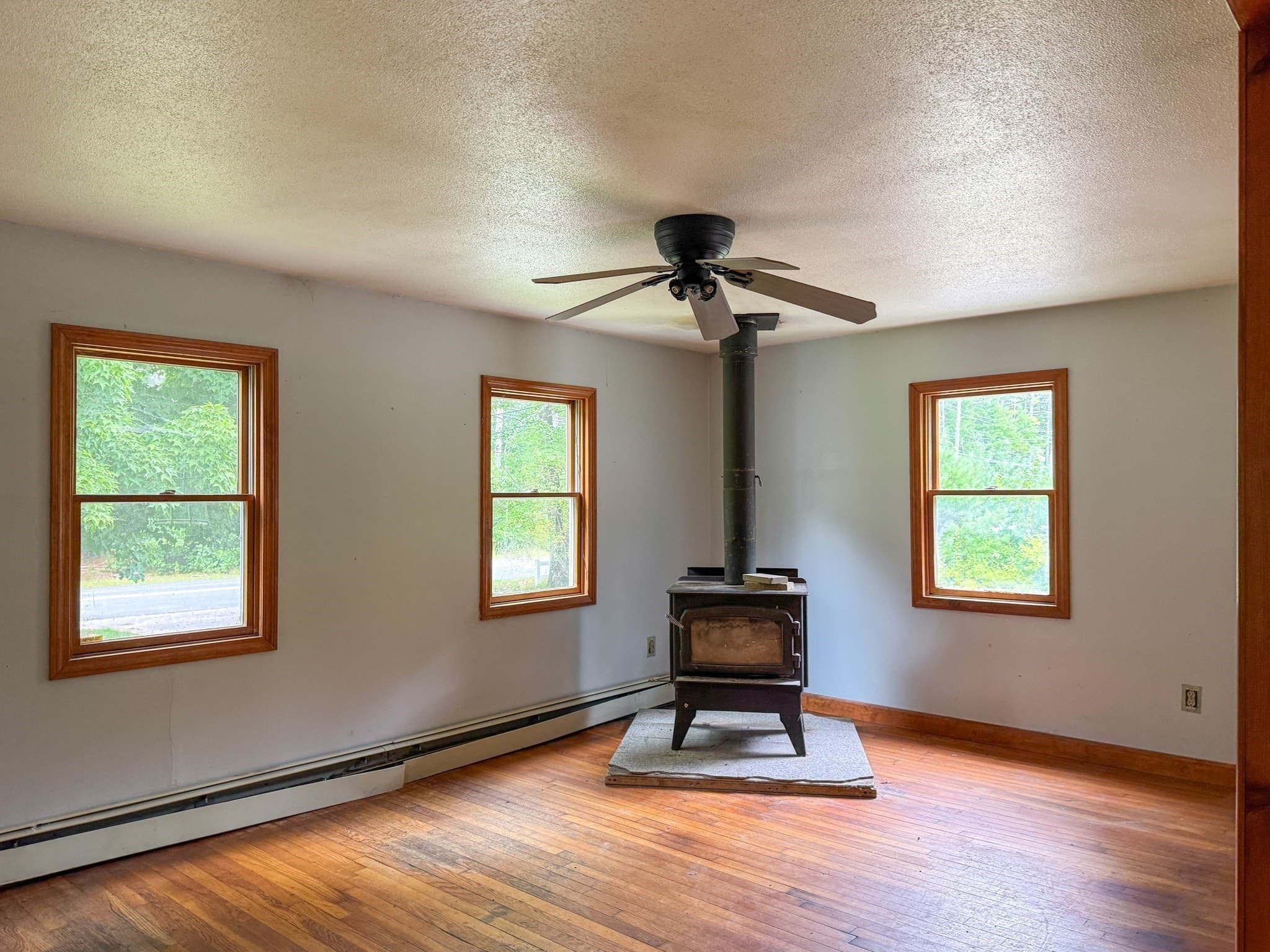 Single Family Residence at 66 S Harbor Rd, Townsend MA 01469, Townsend, photo 4 of 36