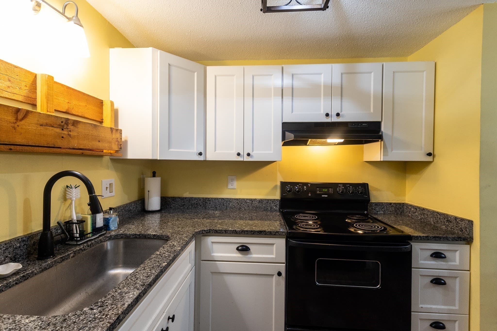 Condominium at 25 Eagle # 3, Brockton MA 02301, Brockton, photo 9 of 25
