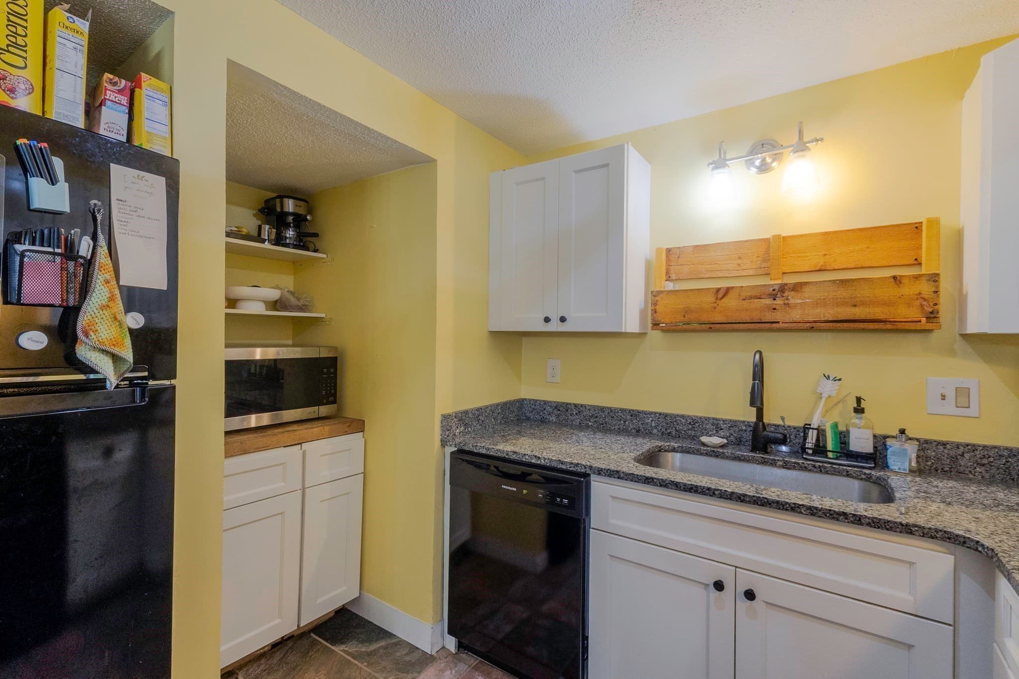 Condominium at 25 Eagle # 3, Brockton MA 02301, Brockton, photo 8 of 25
