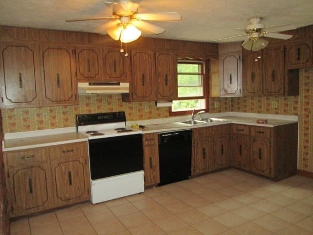 Single Family Residence at 180 Ash Street, Spencer MA 01562, Spencer, photo 2 of 32