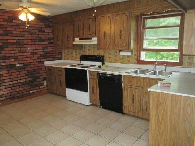 Single Family Residence at 180 Ash Street, Spencer MA 01562, Spencer, photo 3 of 32
