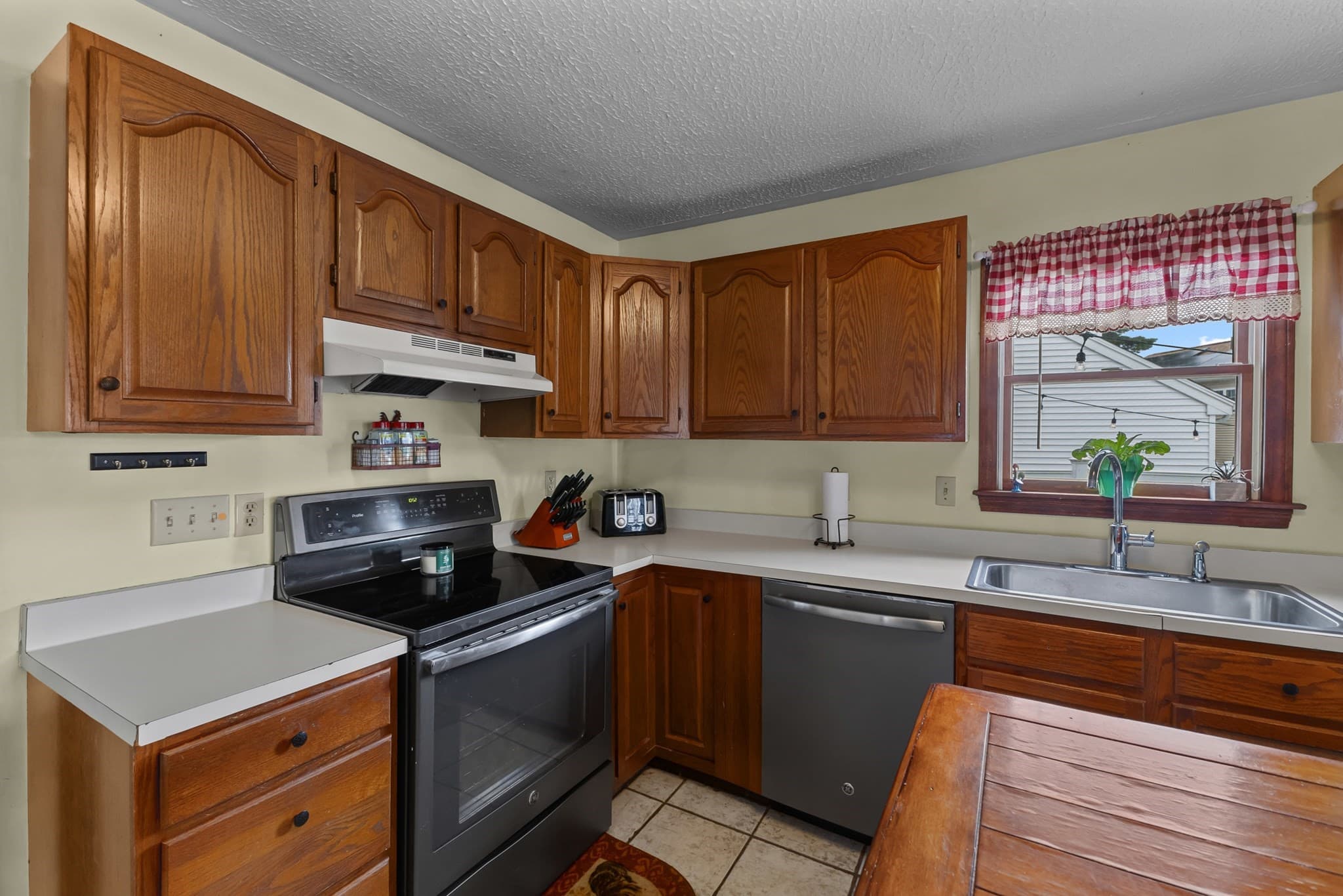 Single Family Residence at 4 Birch, Webster MA 01570, Webster, photo 15 of 40