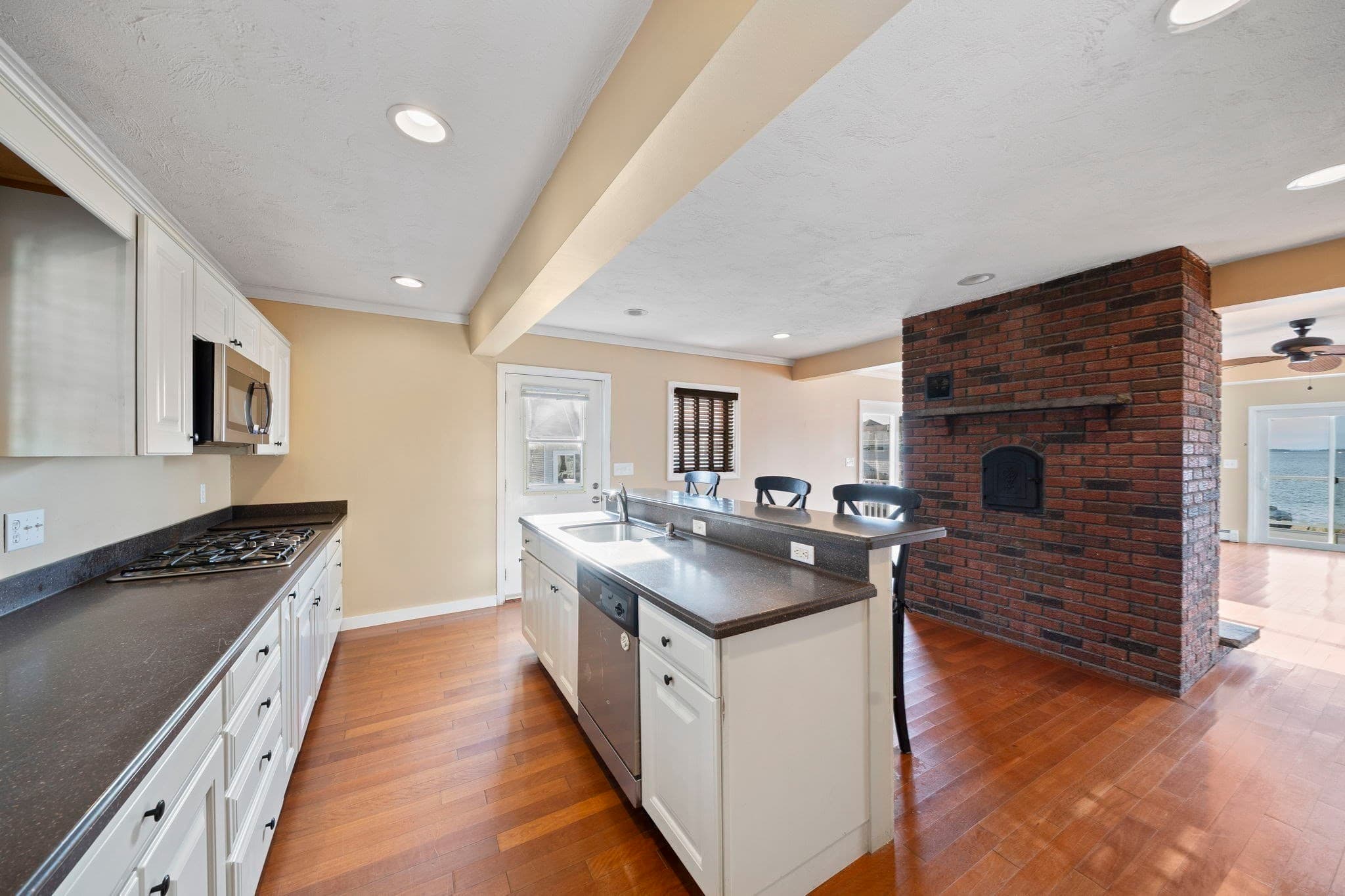 Single Family Residence at 2 Caldwell St, Weymouth MA 02191, Weymouth, photo 11 of 42