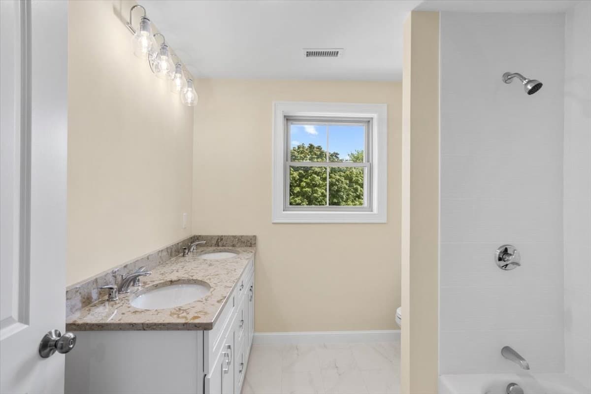 Condominium at 11 Stone Street # D, Providence RI 02904, Providence, photo 16 of 29
