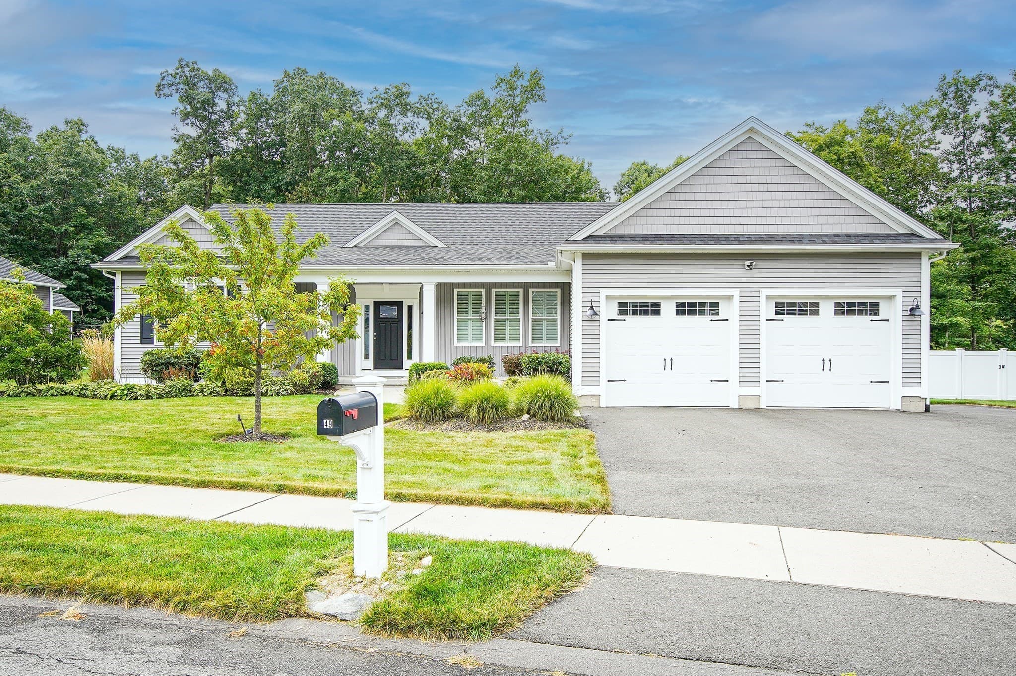 49 Magnolia Ln, Belchertown MA 01007