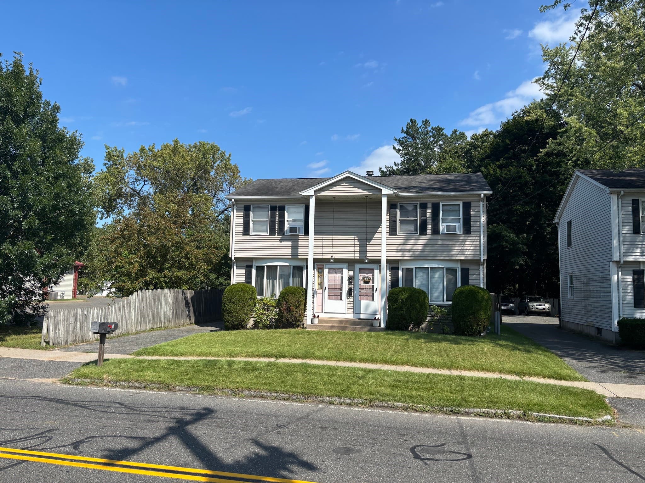 Duplex at 17-19 Slater Ave, Springfield MA 01119, Springfield, photo 2 of 20