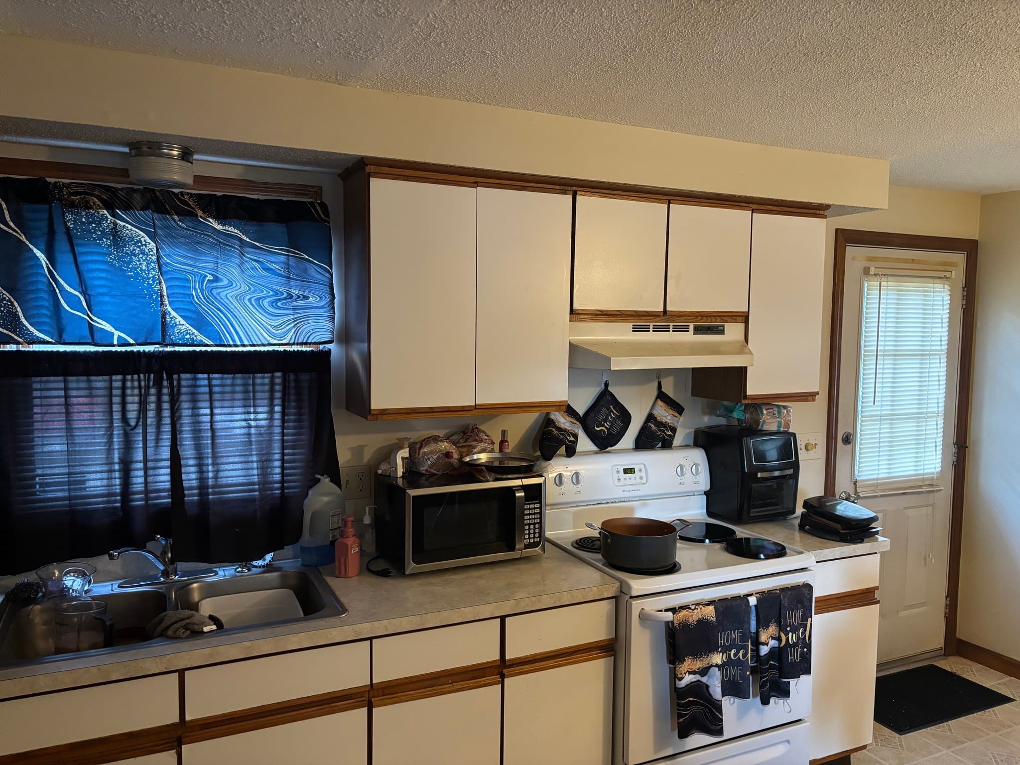 Duplex at 17-19 Slater Ave, Springfield MA 01119, Springfield, photo 15 of 20