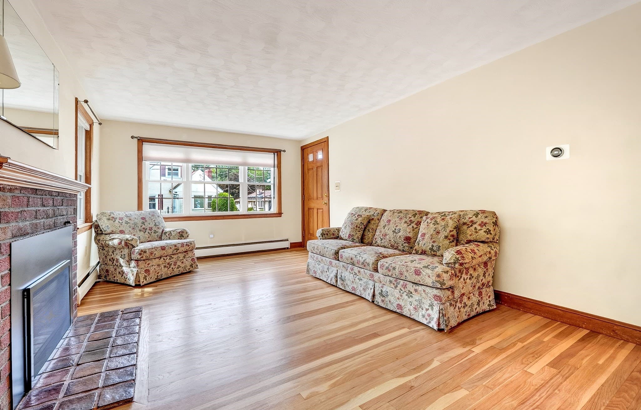 Single Family Residence at 14 Centre Lane, Boston MA 02132, Boston, photo 4 of 37