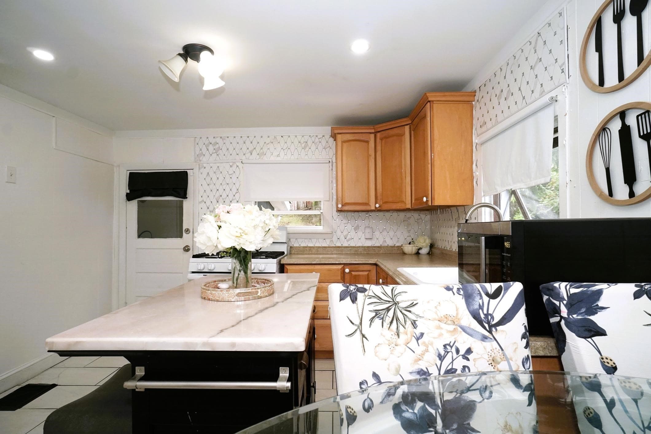 Single Family Residence at 12 Bailey St, Lynn MA 01904, Lynn, photo 12 of 42