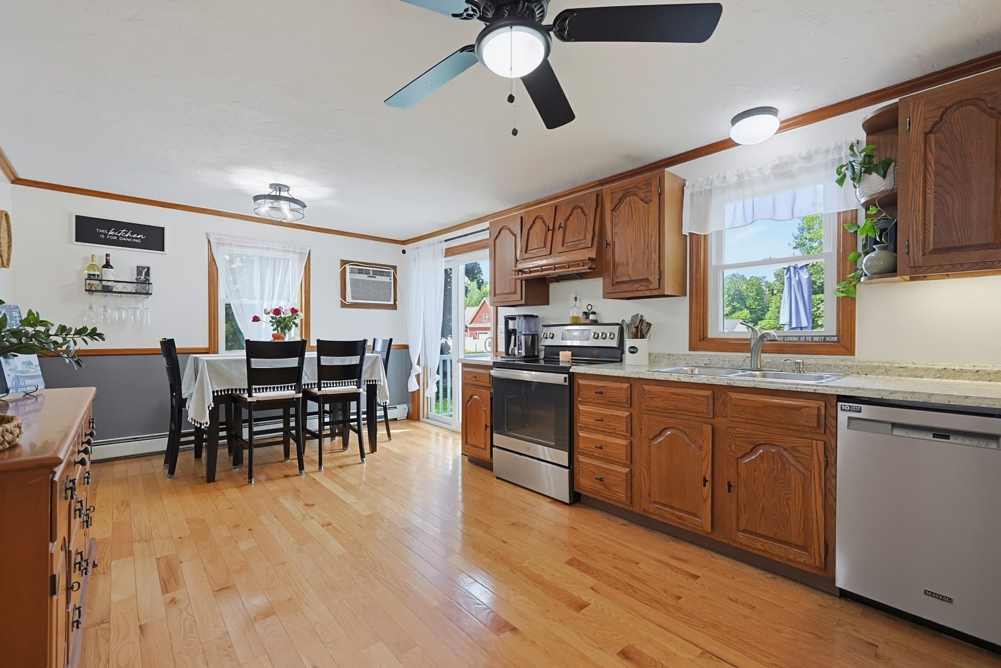 Single Family Residence at 450 Hartford Ave East, Uxbridge MA 01569, Uxbridge, photo 12 of 42