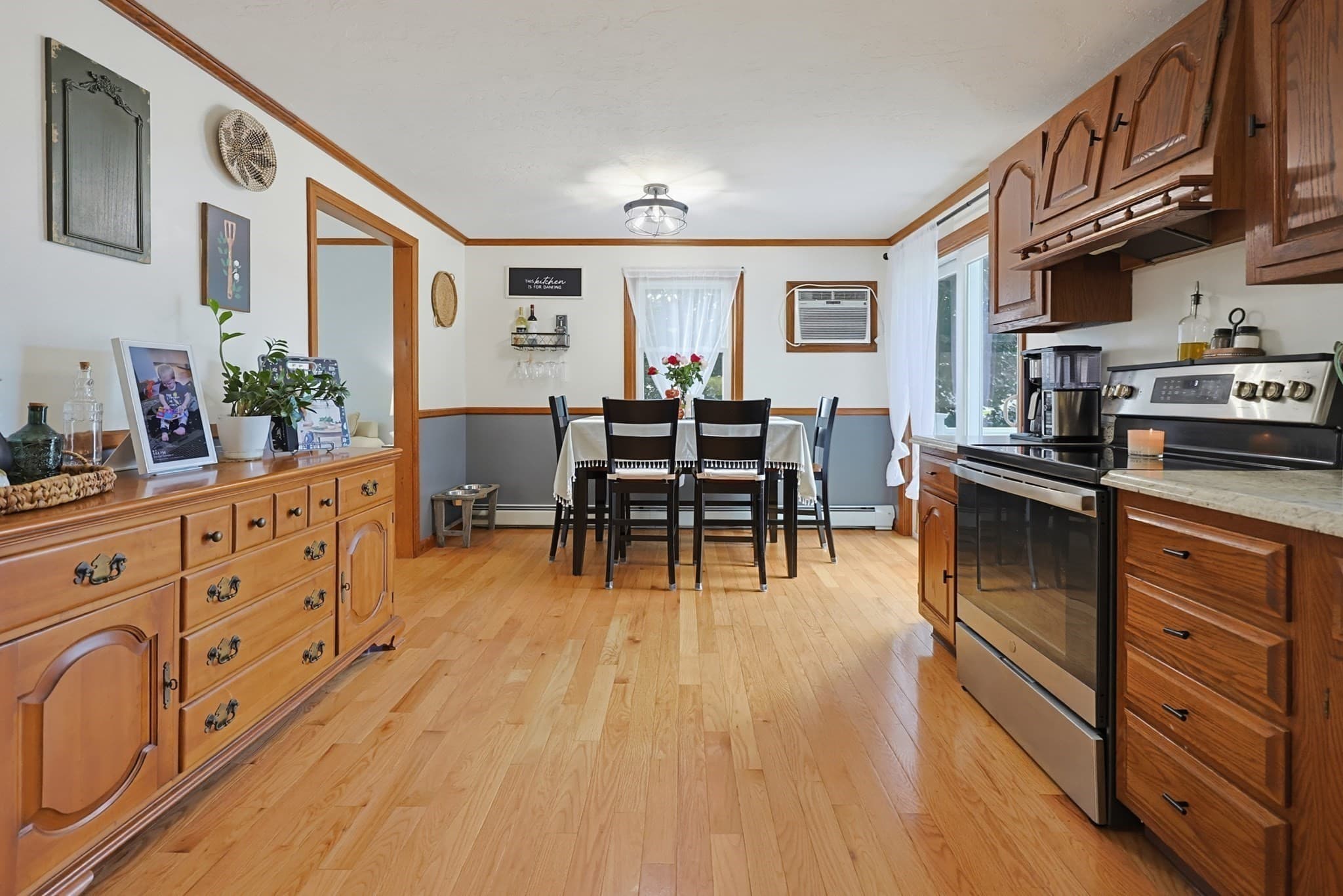 Single Family Residence at 450 Hartford Ave East, Uxbridge MA 01569, Uxbridge, photo 7 of 42