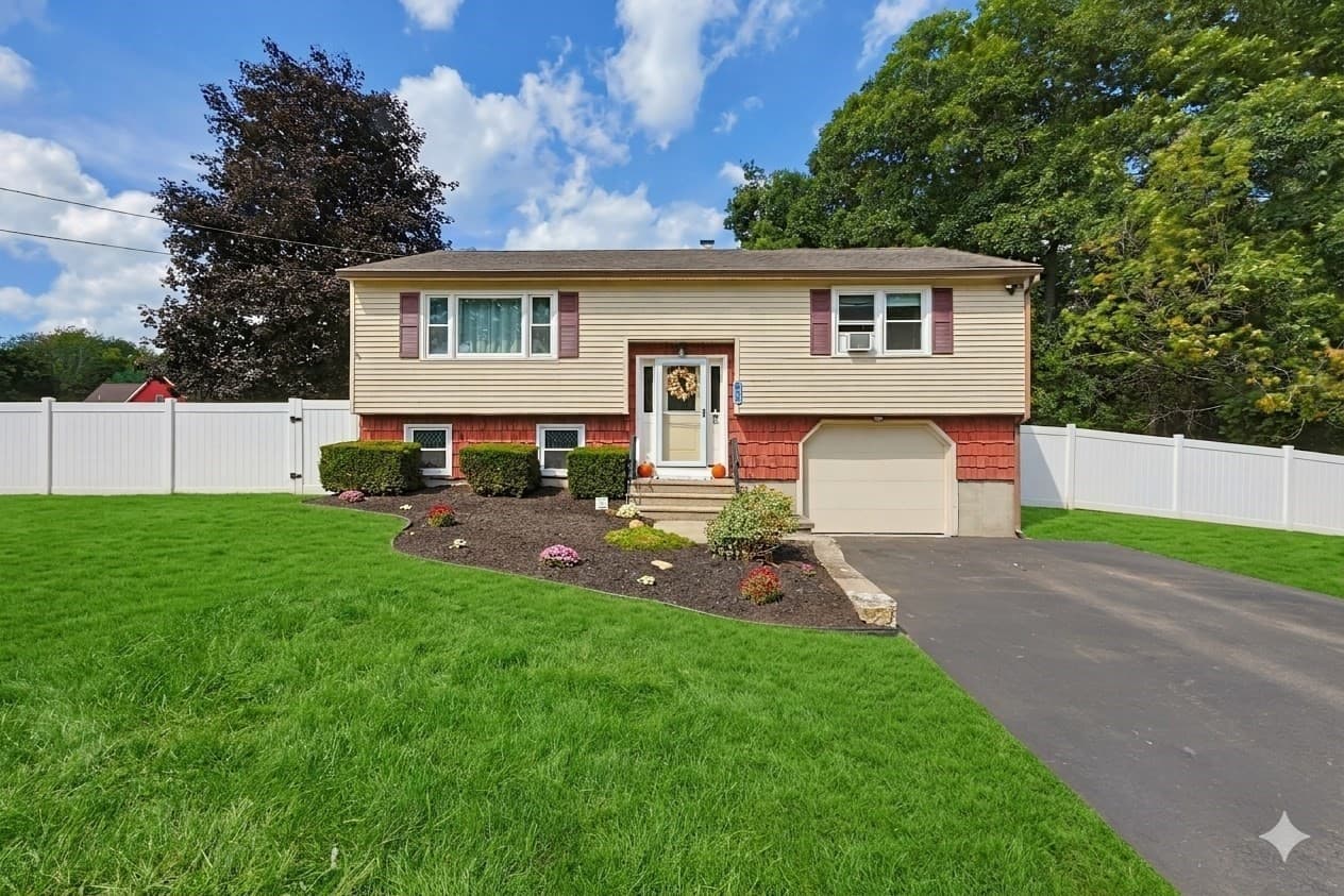450 Hartford Ave East, Uxbridge MA 01569