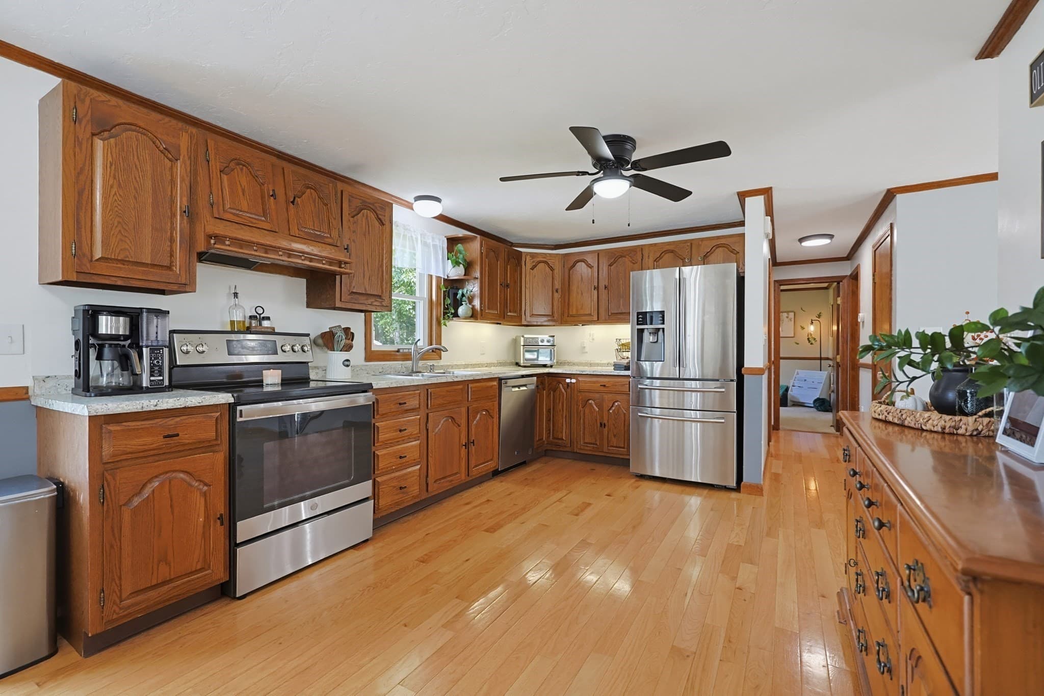 Single Family Residence at 450 Hartford Ave East, Uxbridge MA 01569, Uxbridge, photo 9 of 42
