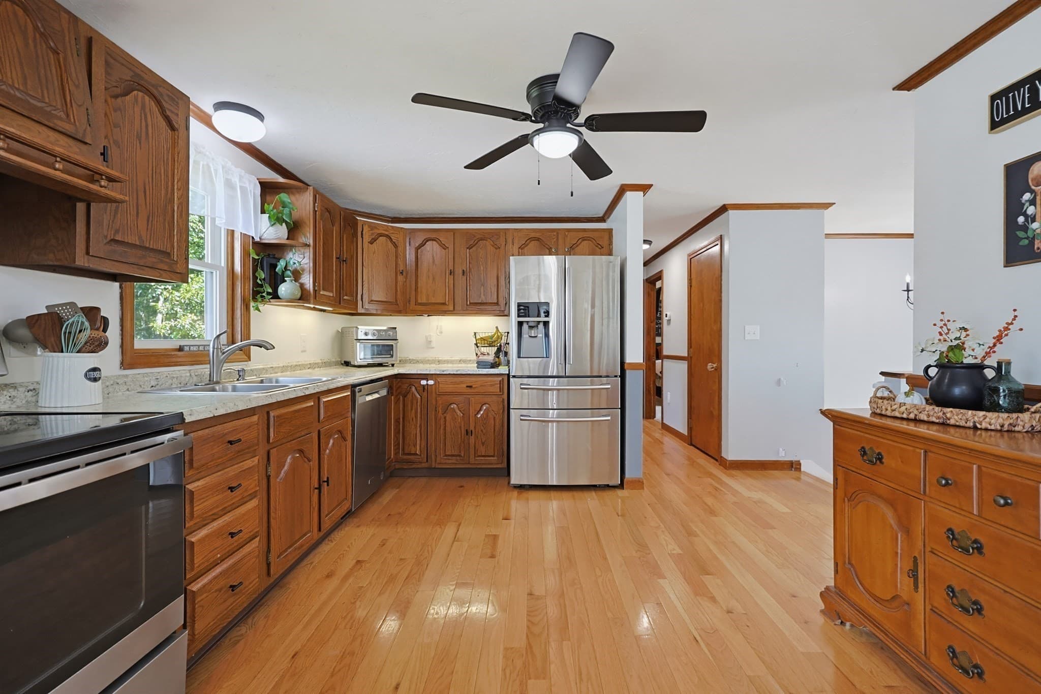 Single Family Residence at 450 Hartford Ave East, Uxbridge MA 01569, Uxbridge, photo 11 of 42