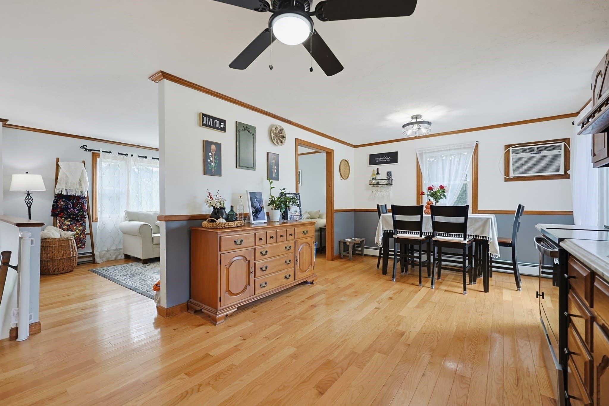 Single Family Residence at 450 Hartford Ave East, Uxbridge MA 01569, Uxbridge, photo 8 of 42