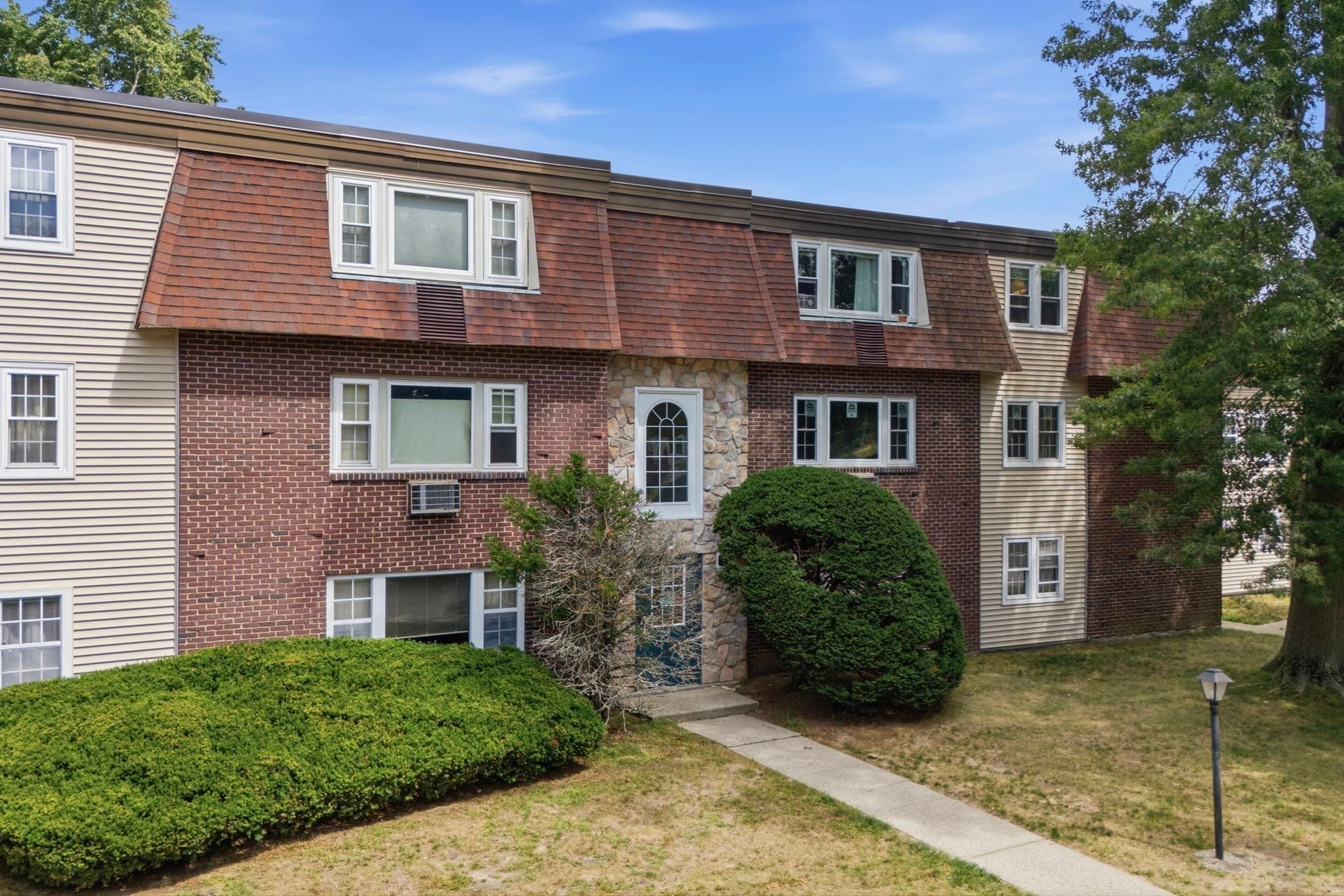 Condominium at 180 Main St (Building 5) # 5205, Bridgewater MA 02324, Bridgewater, photo 13 of 40