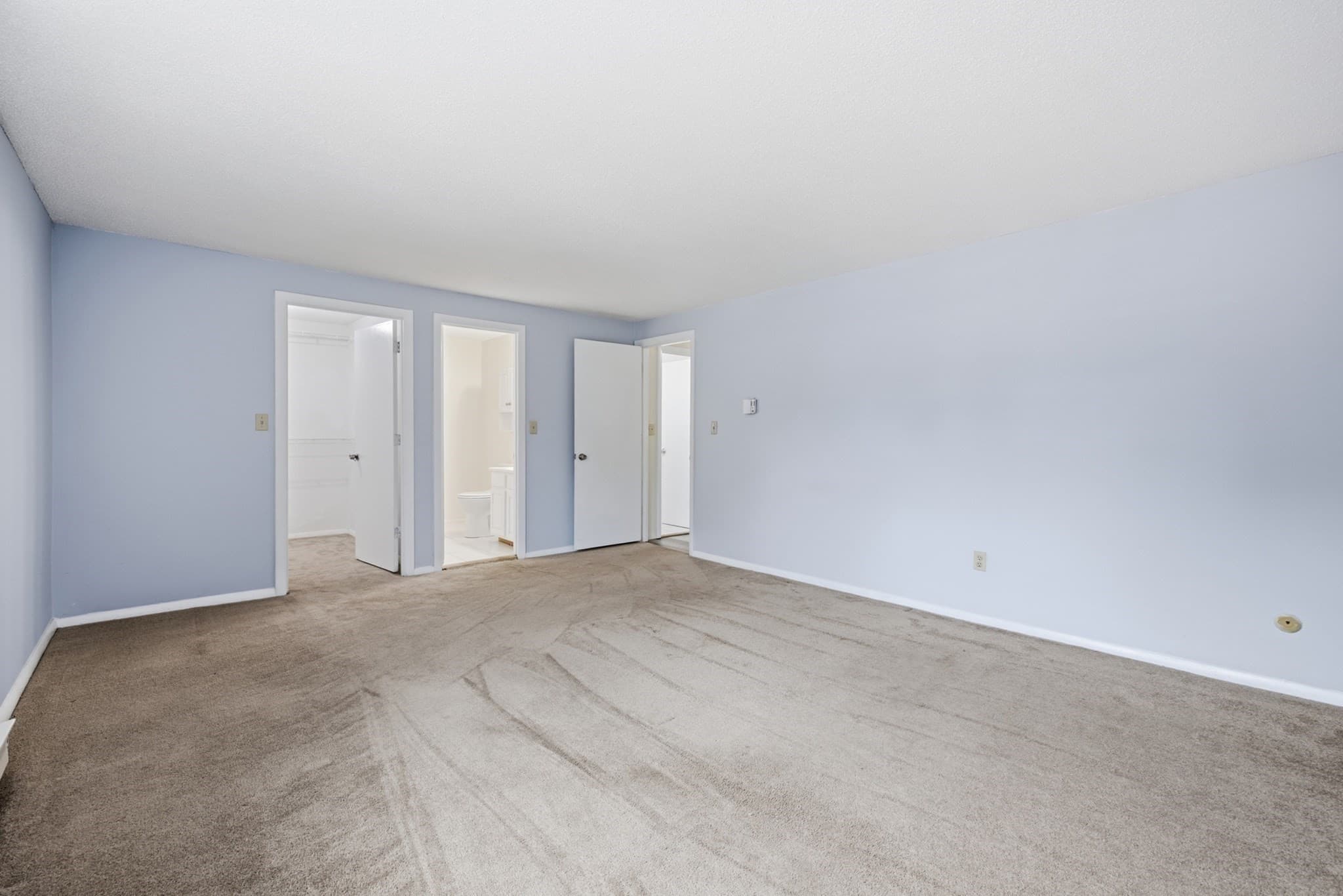 Condominium at 180 Main St (Building 5) # 5205, Bridgewater MA 02324, Bridgewater, photo 31 of 40