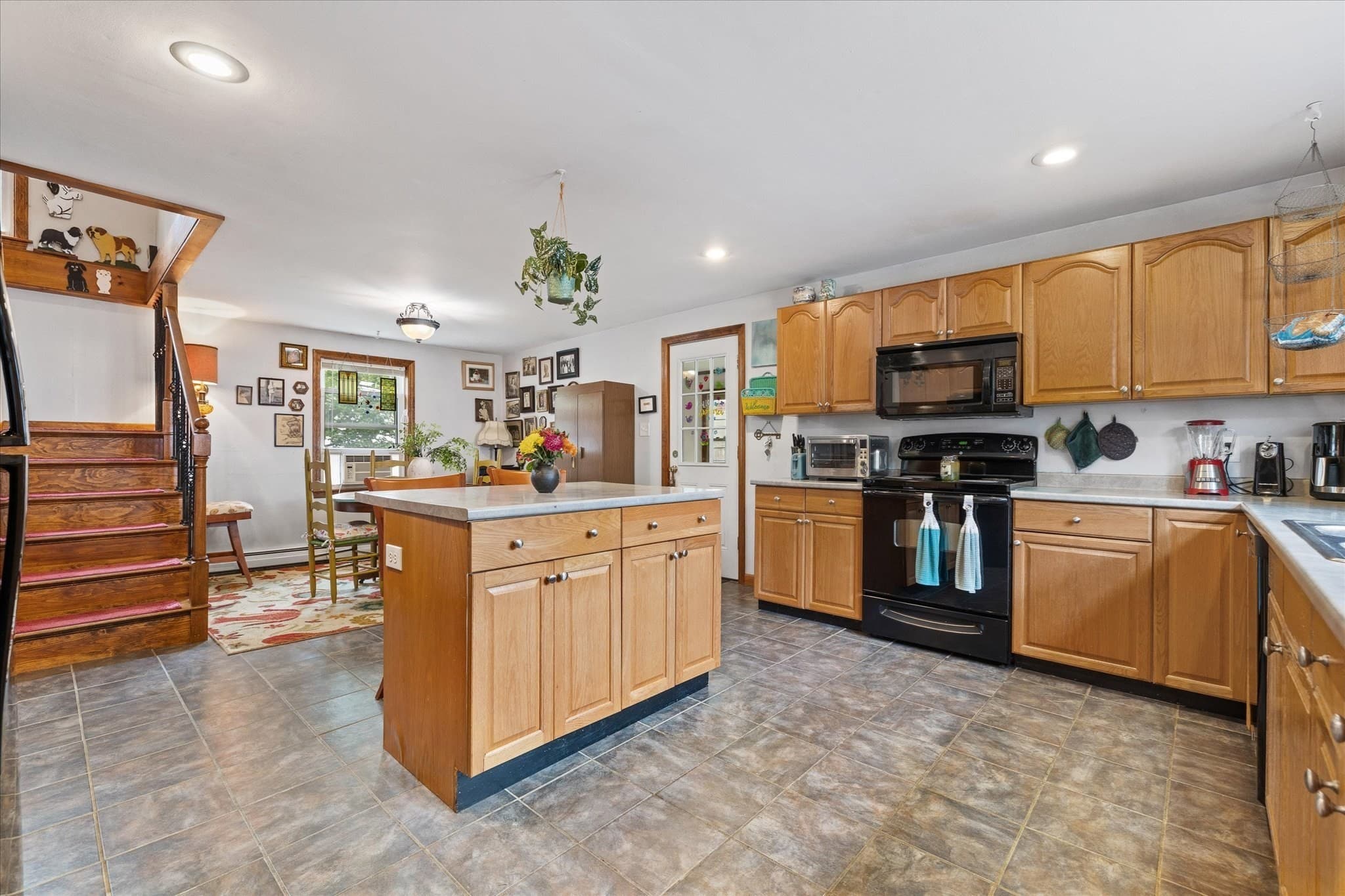 Single Family Residence at 14 Benjamin St, Winchendon MA 01475, Winchendon, photo 6 of 27