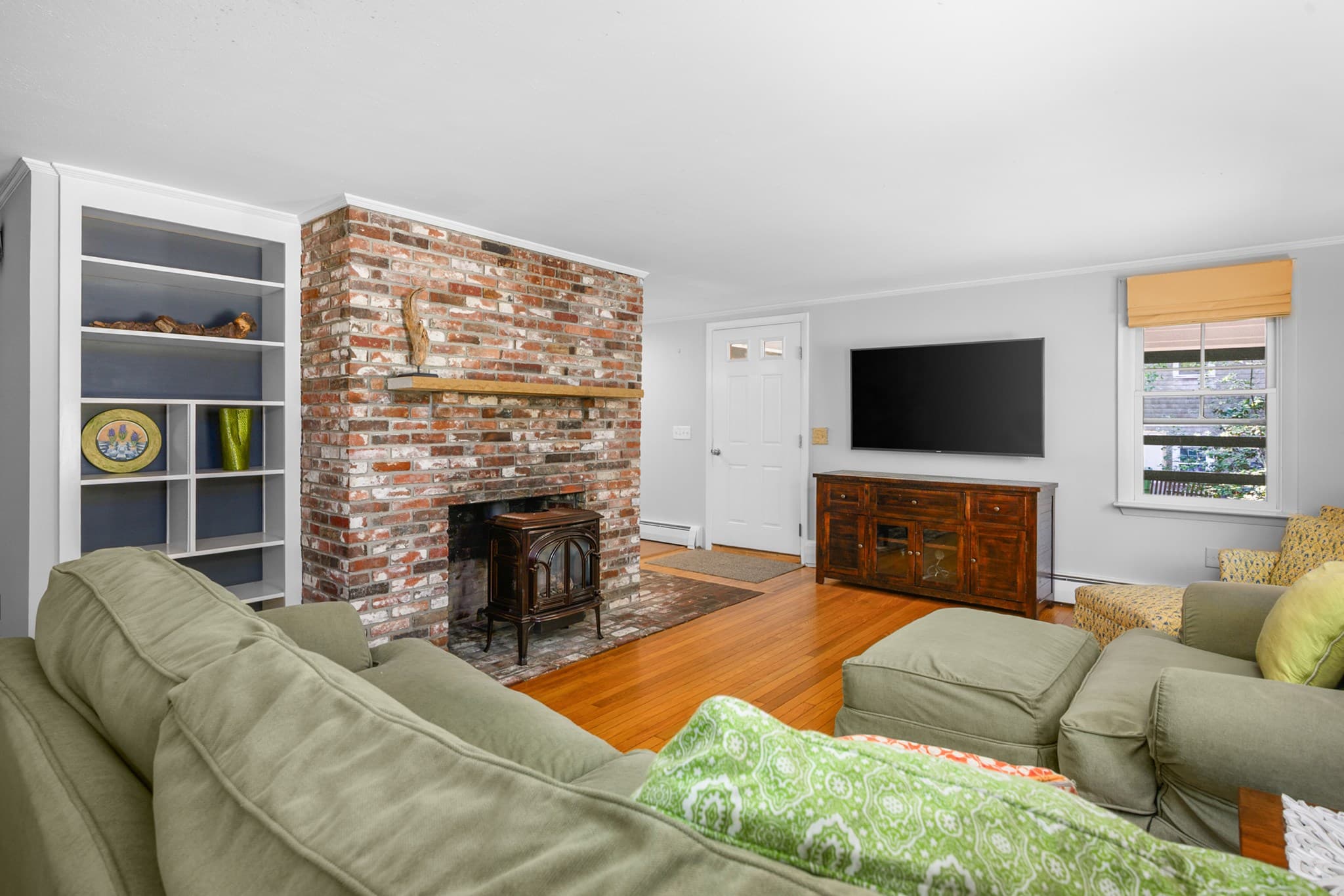 Single Family Residence at 62 Hillside Dr, Barnstable MA 02632, Barnstable, photo 6 of 42