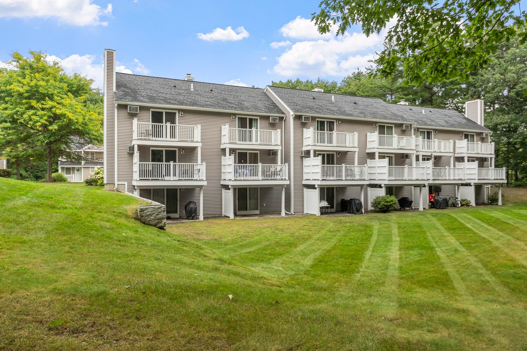 Condominium at 221 Bayberry Hill Ln # 221, Leominster MA 01453, Leominster, photo 34 of 35
