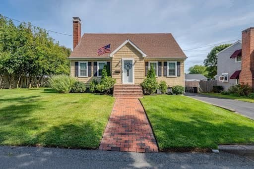 282 Longhill Ave, Somerset MA 02726