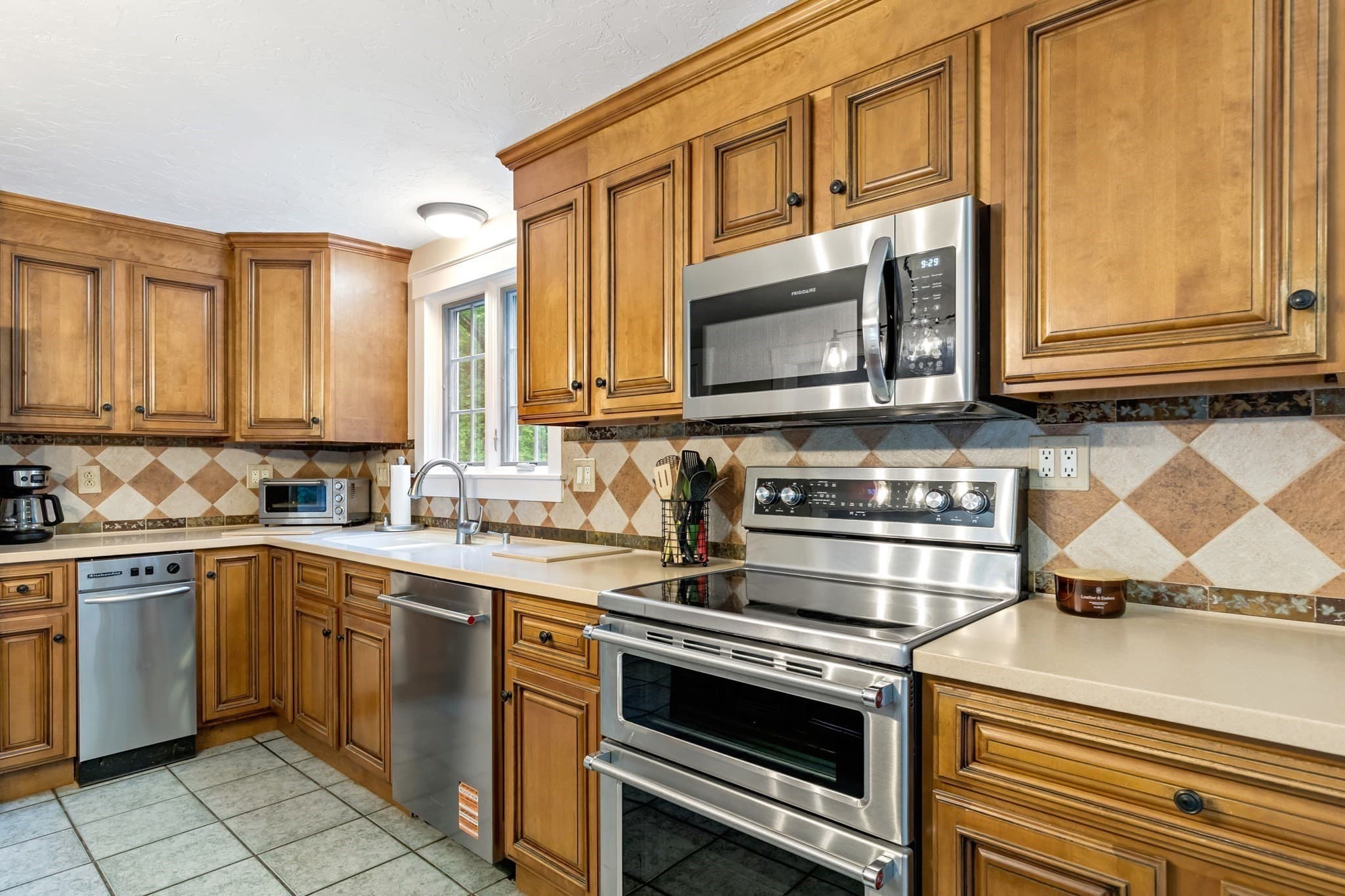 Single Family Residence at 18 Dinahs Way, Wareham MA 02571, Wareham, photo 6 of 42