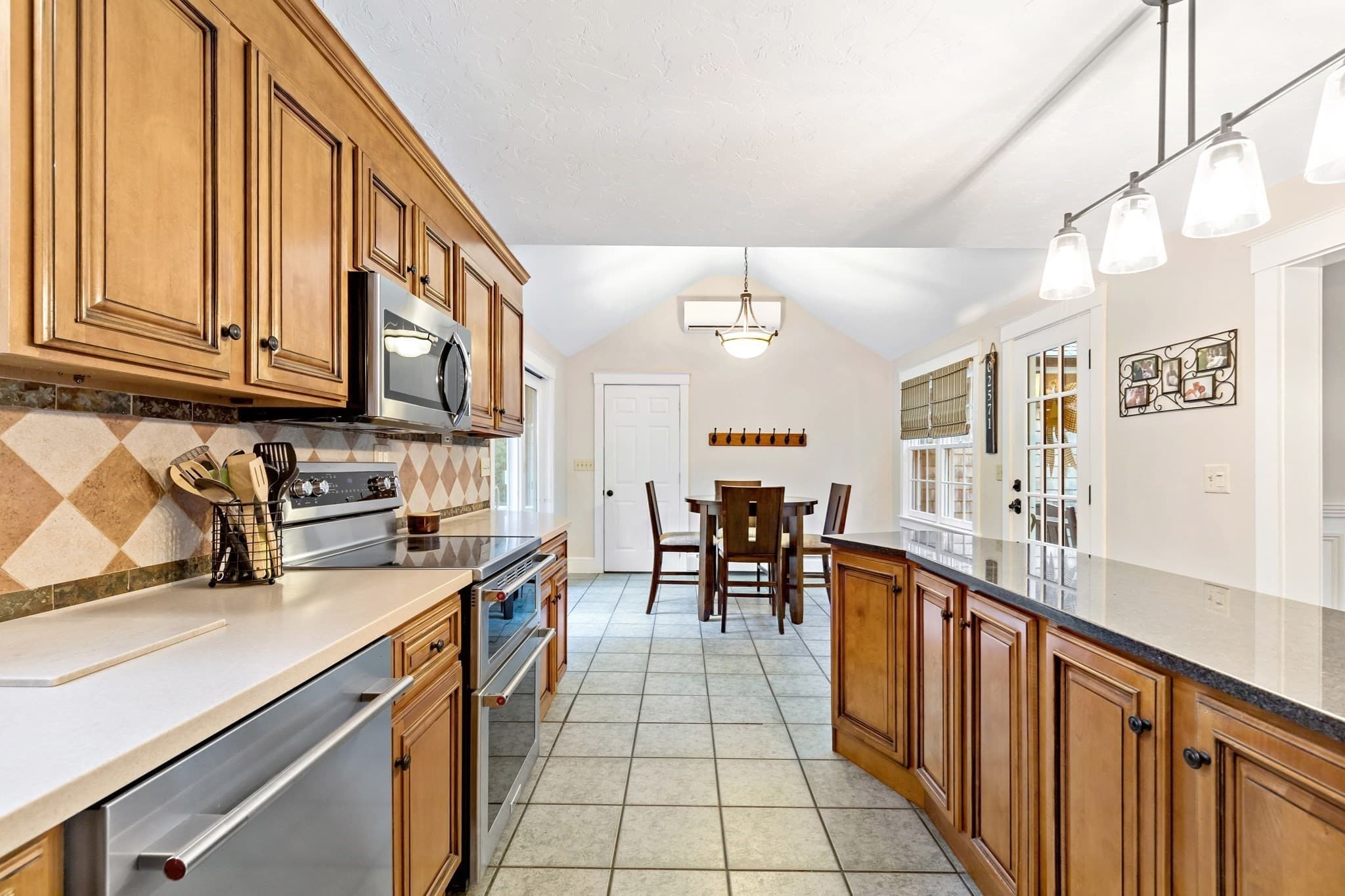 Single Family Residence at 18 Dinahs Way, Wareham MA 02571, Wareham, photo 10 of 42