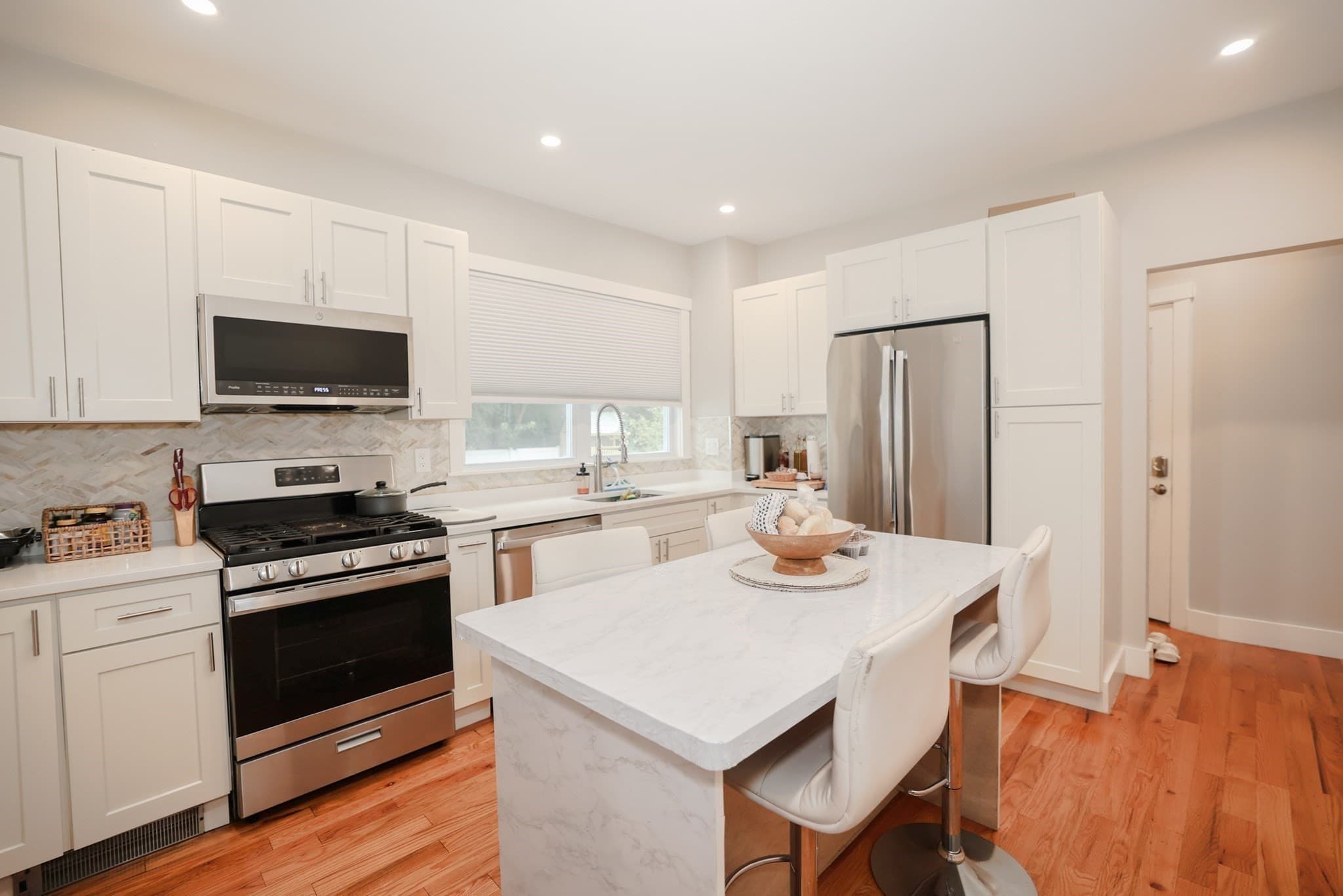 4 Family at 137-139 West St, Malden MA 02148, Malden, photo 16 of 42