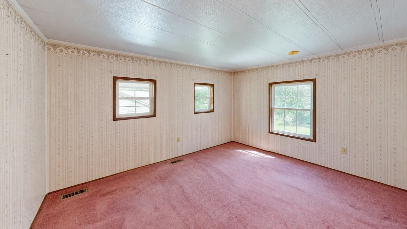 Mobile Home at 9 Jordan Way, Pepperell MA 01463, photo 23 of 31