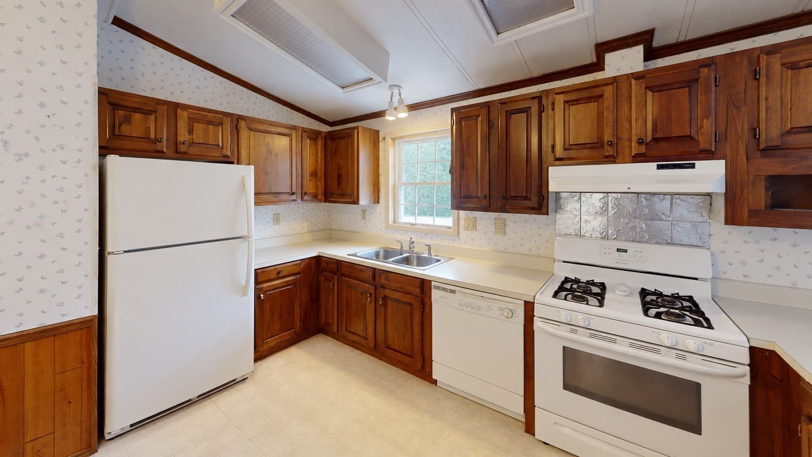 Mobile Home at 9 Jordan Way, Pepperell MA 01463, photo 15 of 31