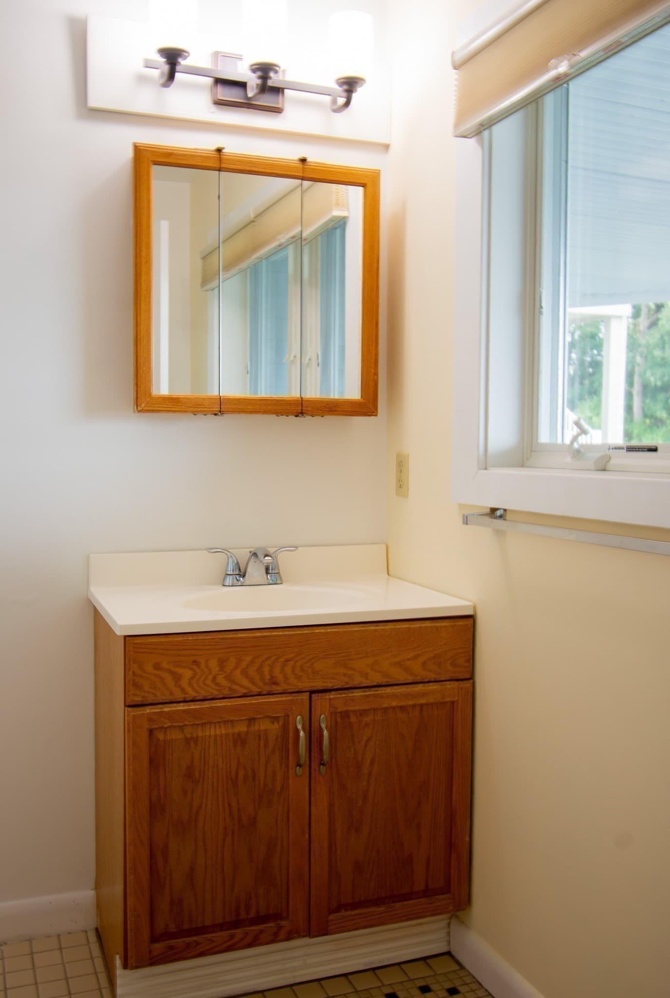 Condominium at 604 Beacon Park # 604, Webster MA 01570, Webster, photo 27 of 38