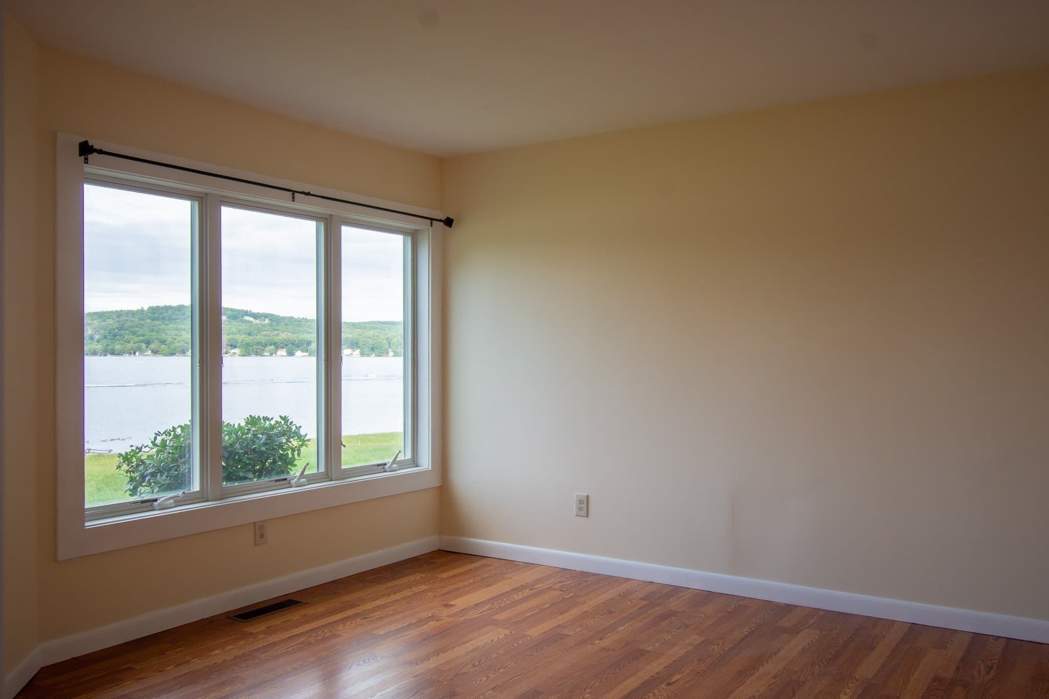 Condominium at 604 Beacon Park # 604, Webster MA 01570, Webster, photo 16 of 38
