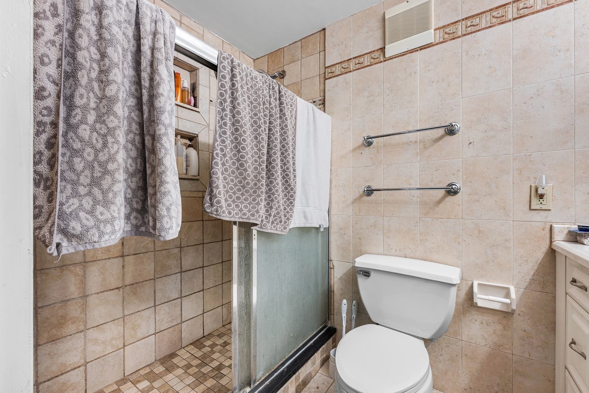 Condominium at 474 Revere Beach Blvd # 202, Revere MA 02151, photo 15 of 23